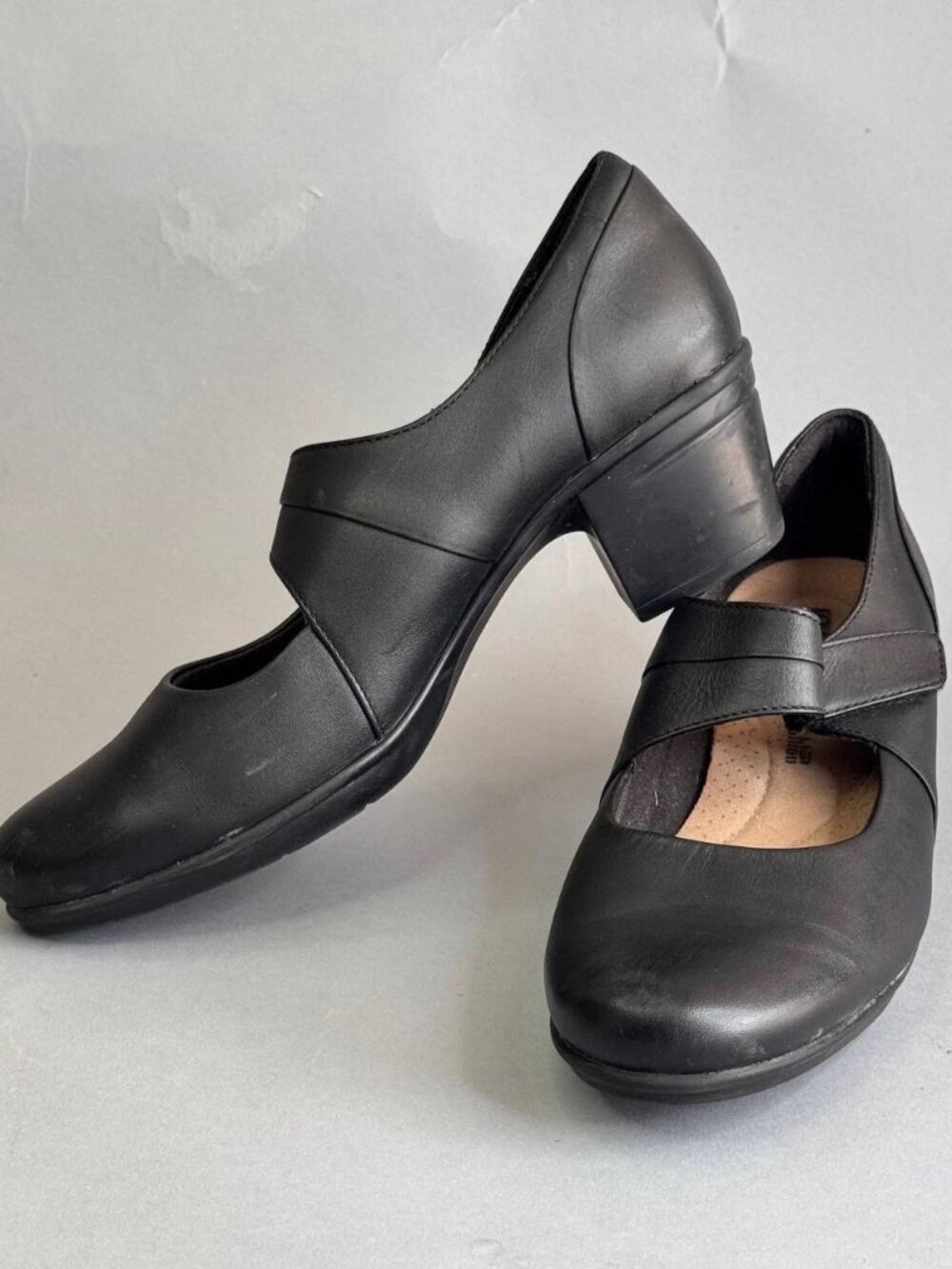 Clarks Emslie Lulin Women’s Hook & Loop Pump Heels – Black Leather – Size 8.5